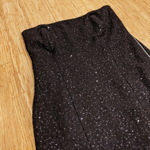 MICHAEL KORS Sexy Strapless Little Black Dress in Size 2 Wool Blend With Sequins - Picture 5 of 12